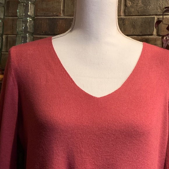 Ann Taylor Loft Small V-Neck Sweater - Picture 6 of 8